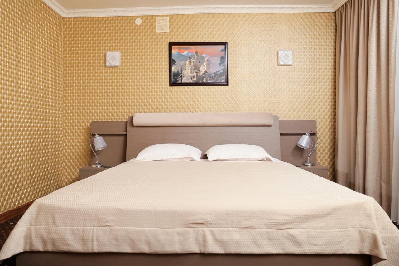 Green City Hotel Mykolaiv Exterior photo